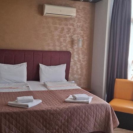 Fantasy Apartaments And Studios Avenue Комплекс Фантазия Хисаря Dış mekan fotoğraf