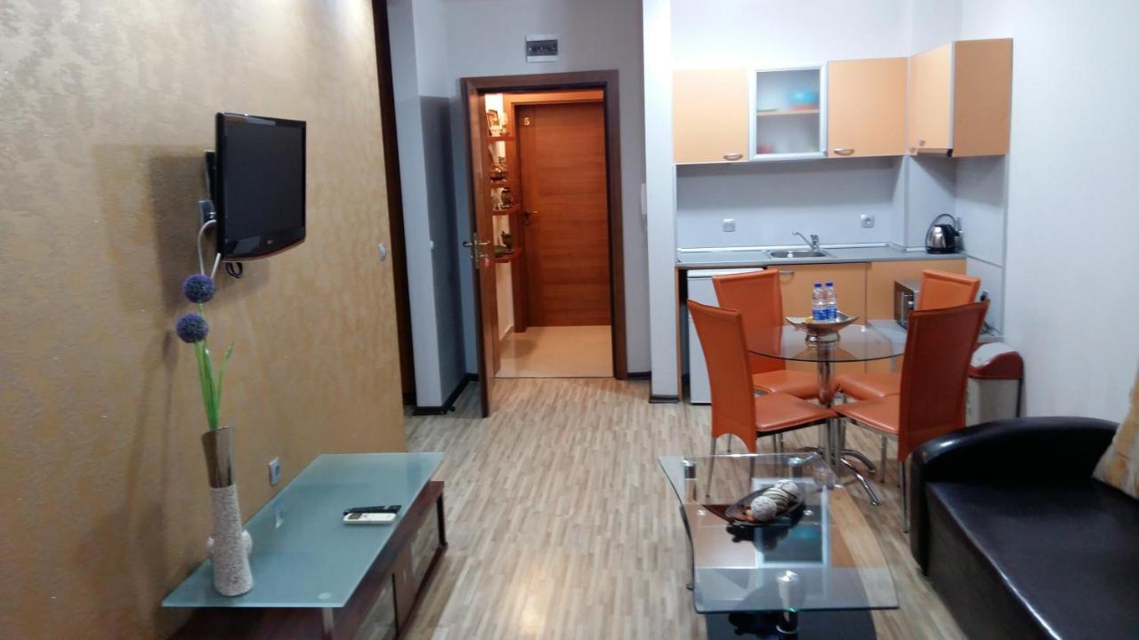 Fantasy Apartaments And Studios Avenue Комплекс Фантазия Хисаря Dış mekan fotoğraf