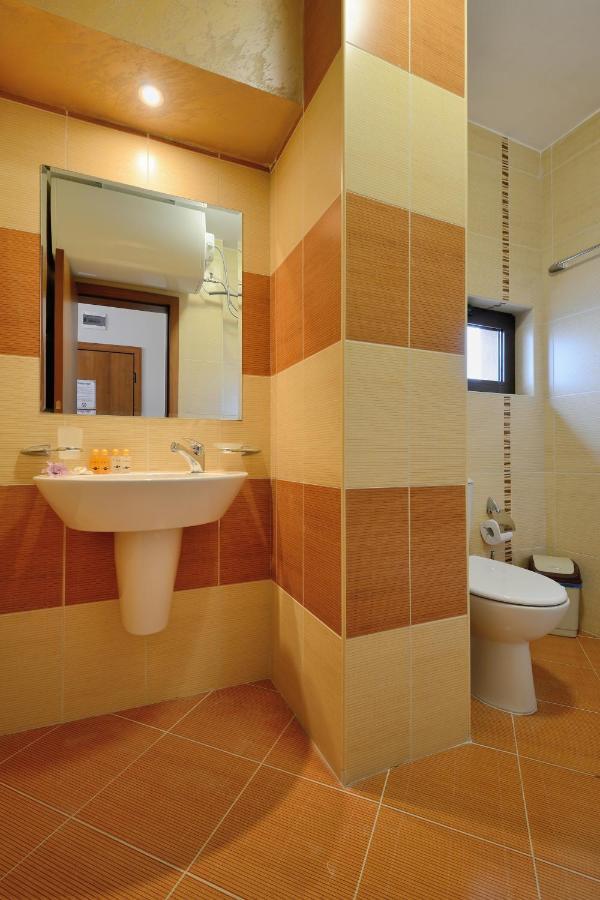 Fantasy Apartaments And Studios Avenue Комплекс Фантазия Хисаря Dış mekan fotoğraf