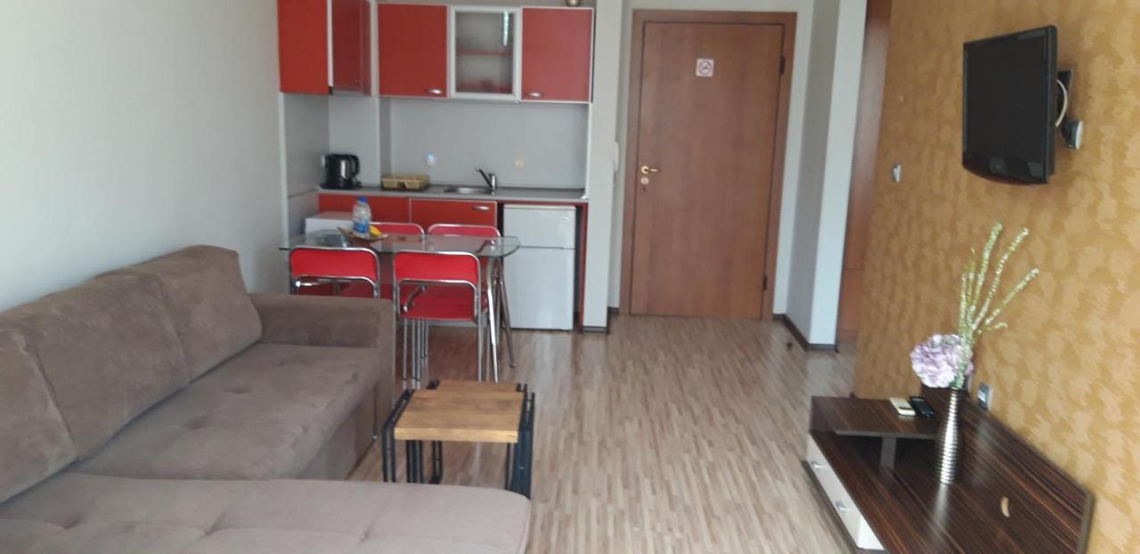 Fantasy Apartaments And Studios Avenue Комплекс Фантазия Хисаря Dış mekan fotoğraf
